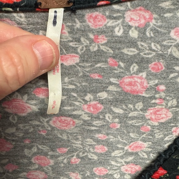 Free People Abundance Long-Sleeve Top in Black NWOT Retail $68 - Picture 6 of 7